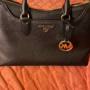 Micheal kors black Austen SM satchel in black